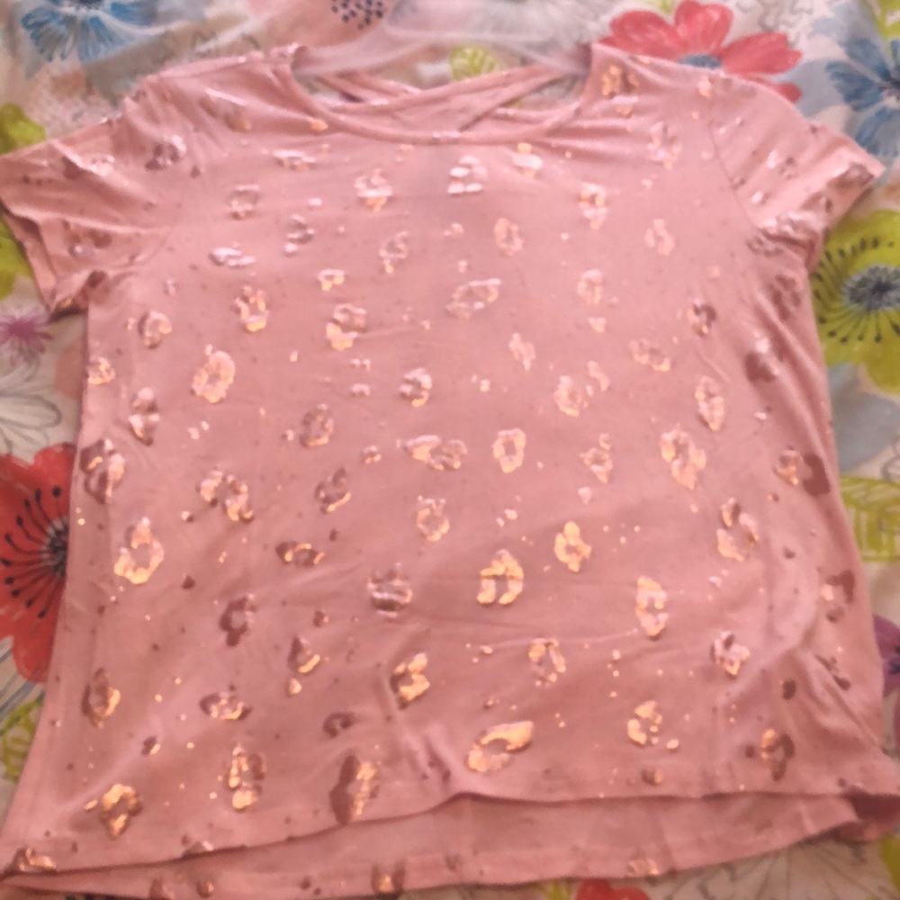 Justice shirt with cross in the back